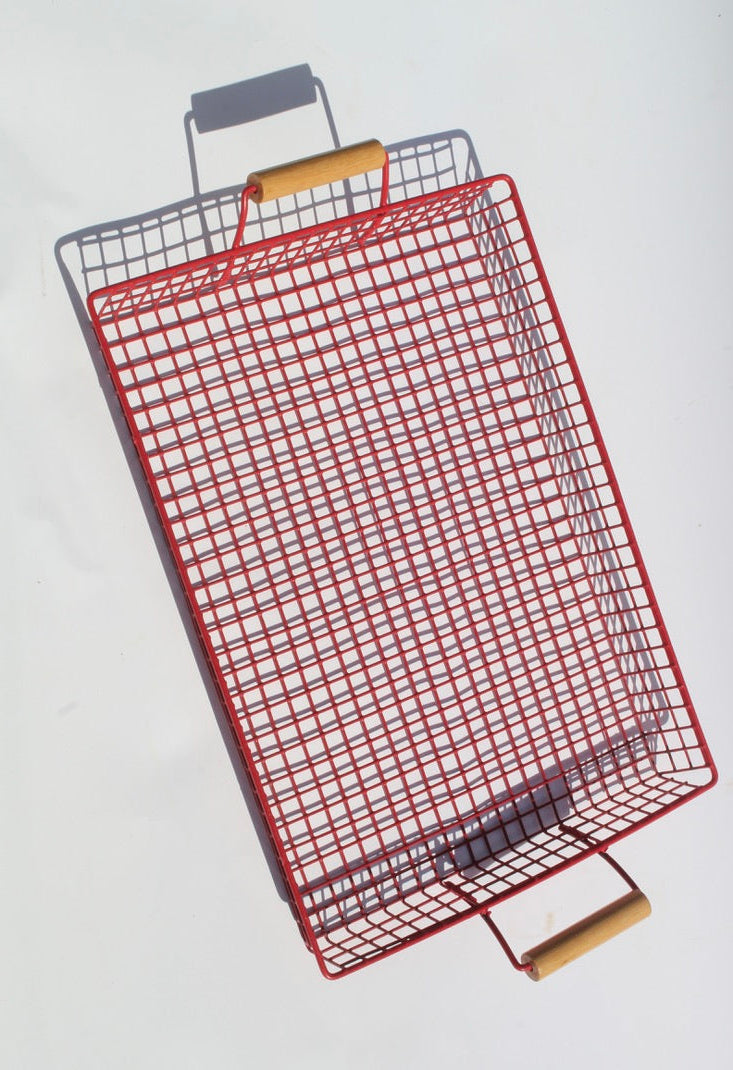 Red wire serving tray with wooden handles 