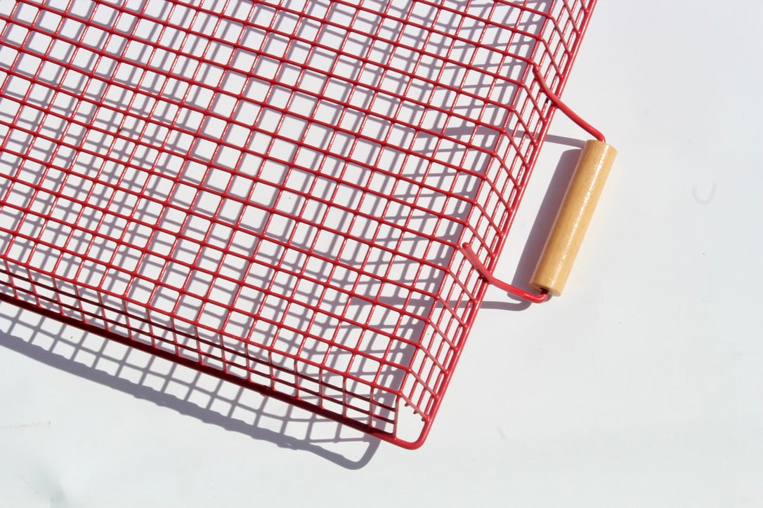Red wire serving tray with wooden handles 