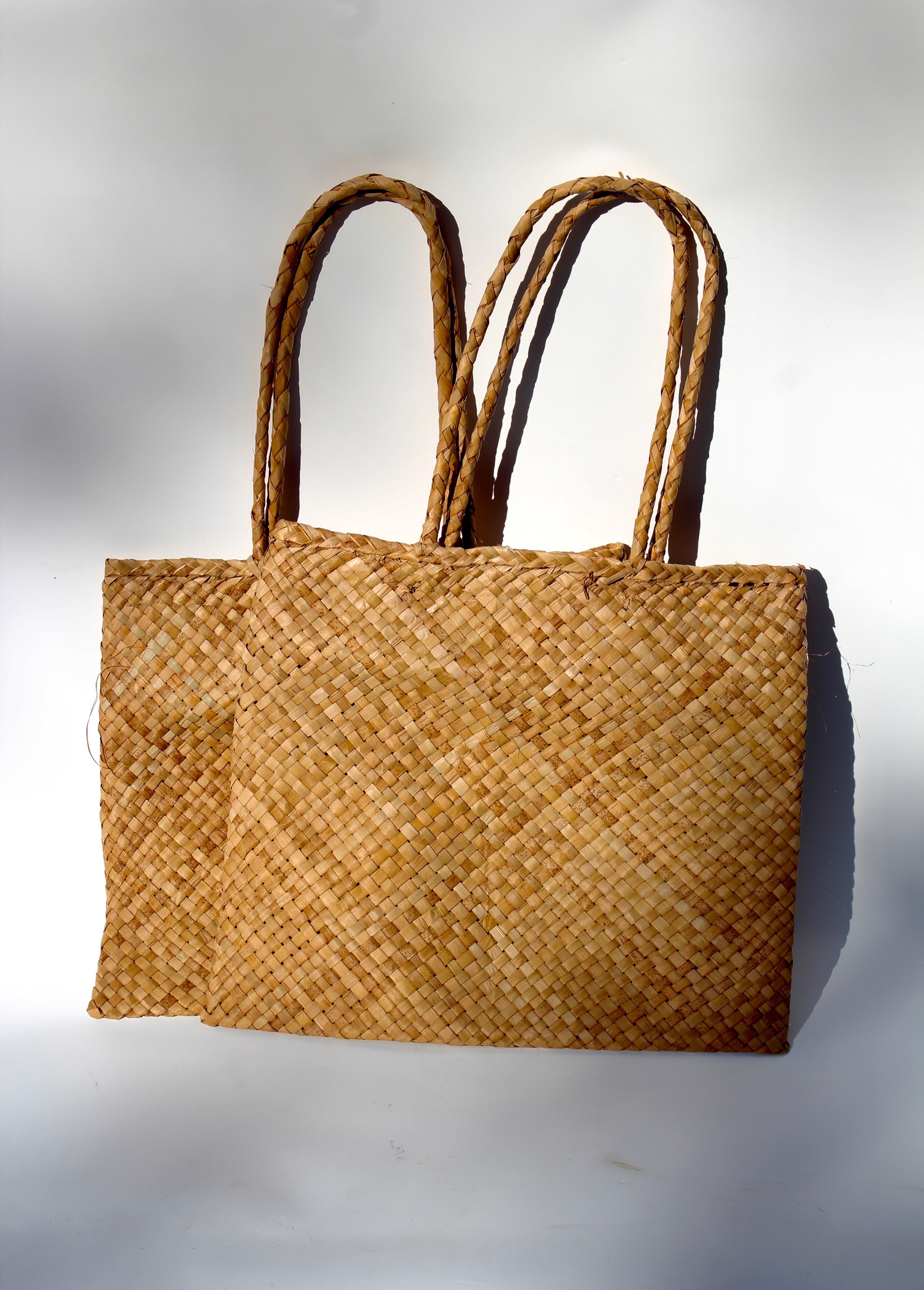 Woven straw handbag from Sri Lanka
