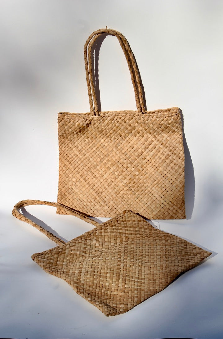 Woven straw handbag from Sri Lanka